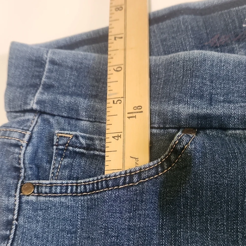 Gloria Vanderbilt Women's Shorts - Picture 6 of 13